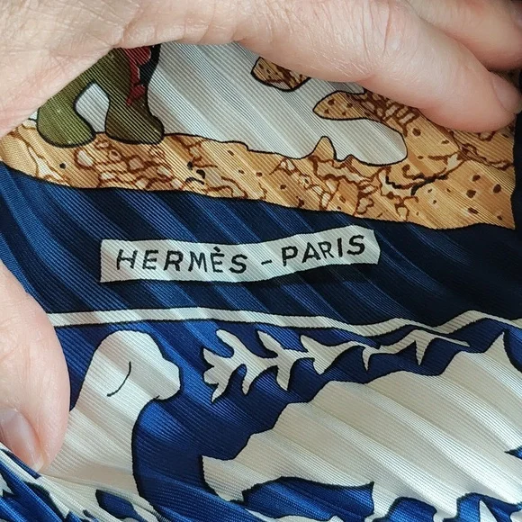 Hermès Early America Plissé 90 scarf With Box - Picture 4 of 17
